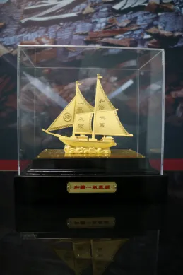 PATUNG SHIO ULAR TAHUN 2025 BAI GIFT PAJANGAN KAPAL DAGANG LAYAR LAPIS EMAS 24K 6 ~blog/2024/4/4/_