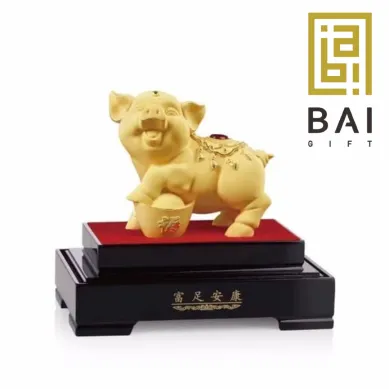 PATUNG SHIO ULAR TAHUN 2025 BAI GIFT PATUNG SHIO BABI LAPIS EMAS 24K PAJANGAN SHIO BABI GIOK MERAH 2 ~dl/2026/5/25/babi_shio